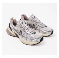Чоловічі кросівки Nike V2K Run FD0736-001_image_47