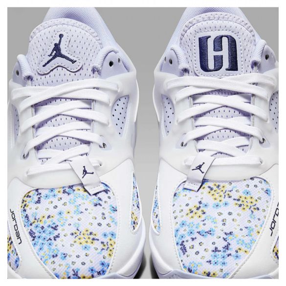 Кроссовки женские Air Jordan Heir FZ2471-004_image_4