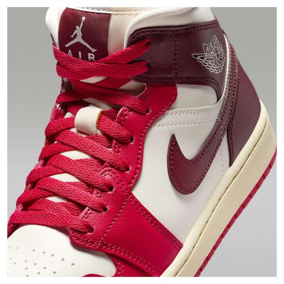 Жіночі кросівки Nike Air Jordan 1 Mid  BQ6472-119_image_8