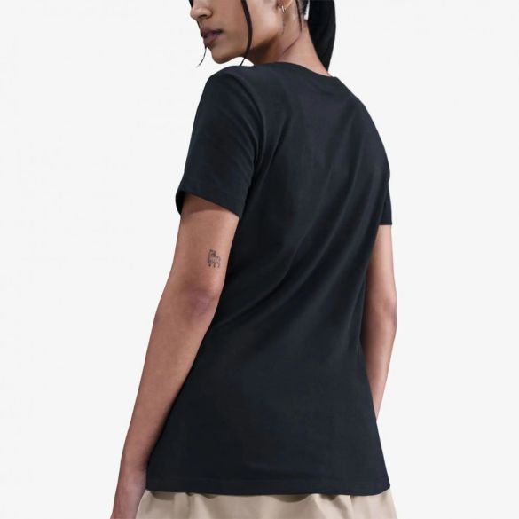 Женская футболка Nike Sportswear DZ4682-010_image_2