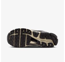Чоловічі кросівки NIKE ZOOM VOMERO 5