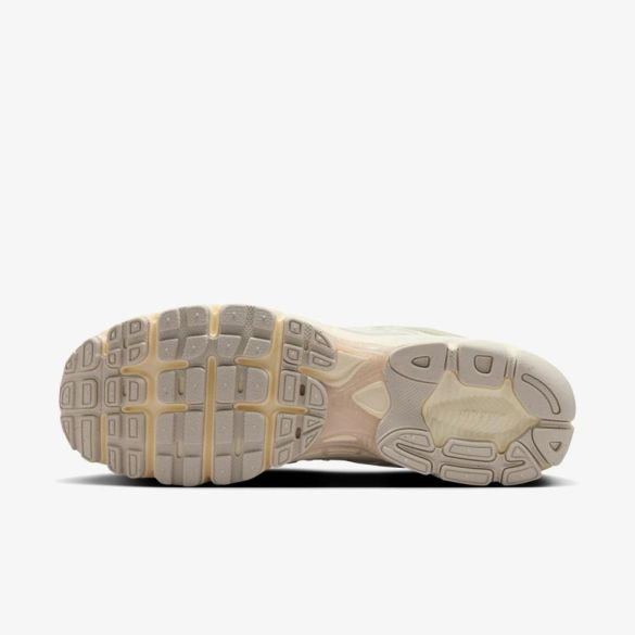 Женские кроссовки NIKE WMNS AIR MAX MOTO 2K SE PHANTOM / PALE IVORY_image_2