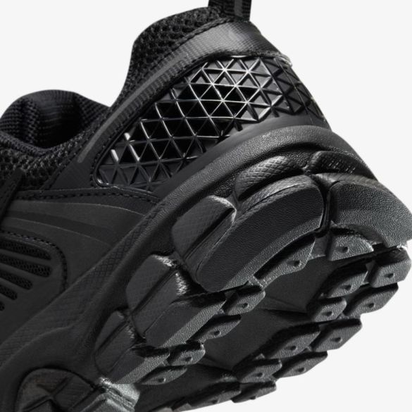 Дитячі кросівки NIKE VOMERO 5 (GS)_image_8