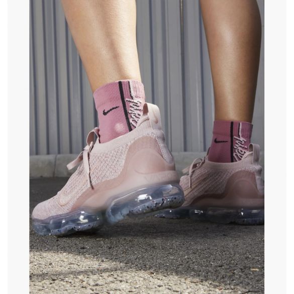 Женские кроссовки Nike W Air Vapormax 2021 Fk DJ9975-600_image_7