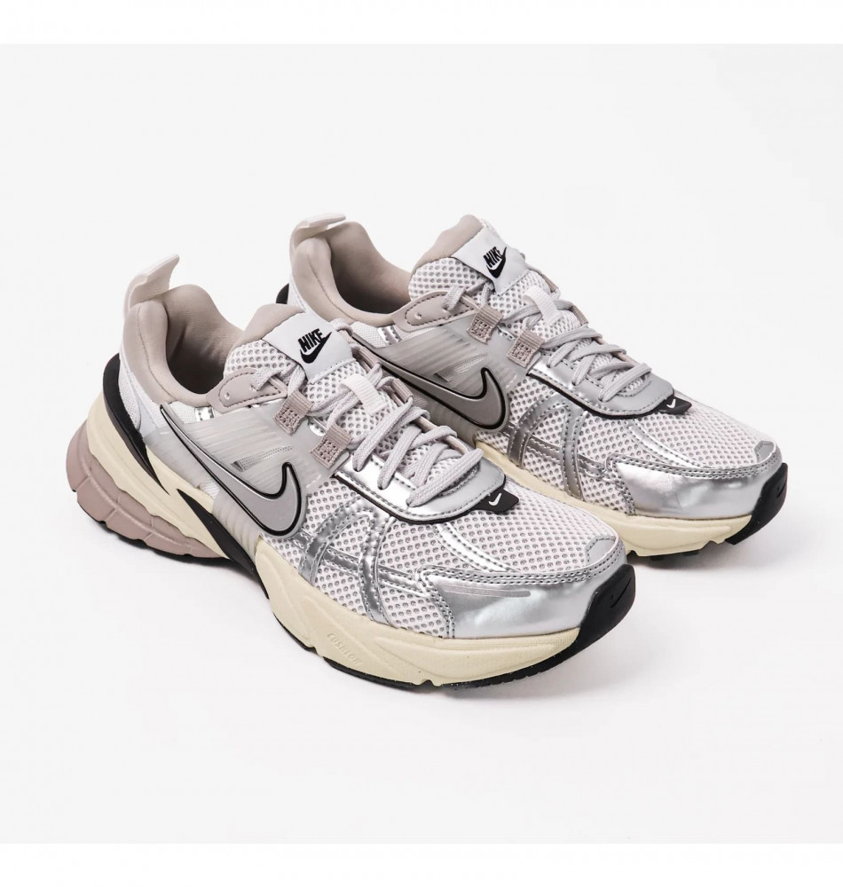 Чоловічі кросівки Nike V2K Run FD0736-001