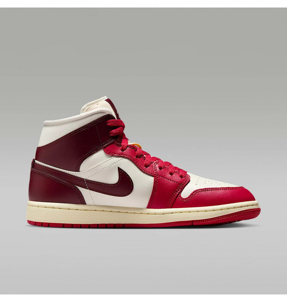 Жіночі кросівки Nike Air Jordan 1 Mid  BQ6472-119