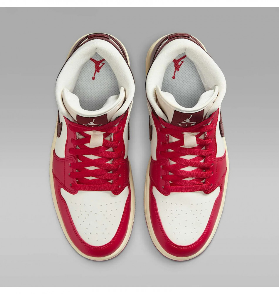Жіночі кросівки Nike Air Jordan 1 Mid  BQ6472-119