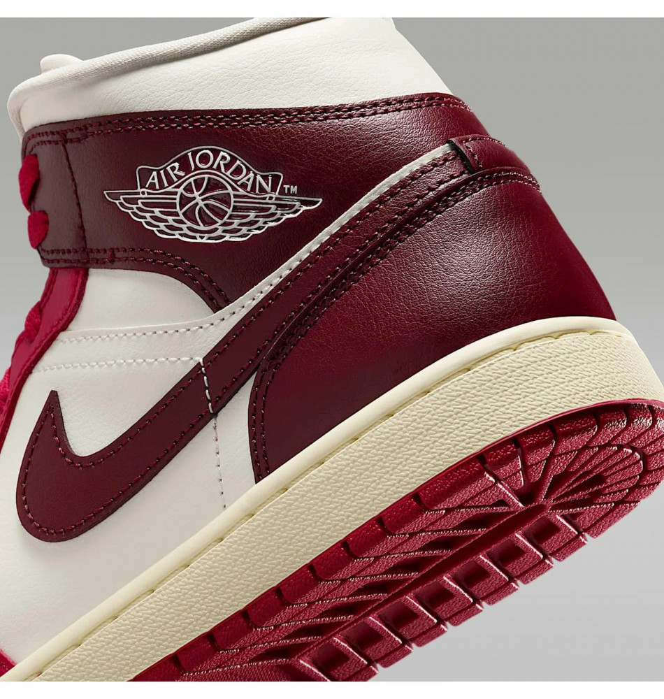 Жіночі кросівки Nike Air Jordan 1 Mid  BQ6472-119_image_6