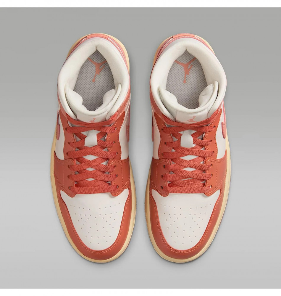 Жіночі кросівки Nike Air Jordan 1 Mid  BQ6472-180