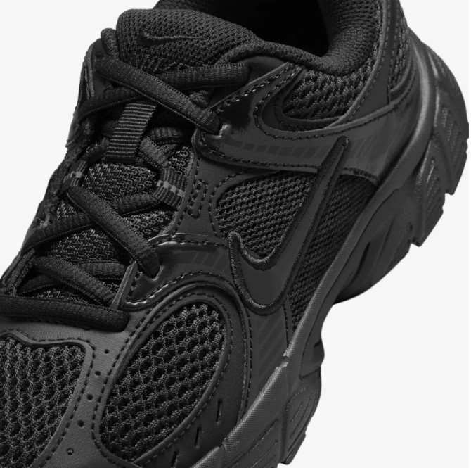 Детские кроссовки Nike V5 Rnr HQ6411-002_image_4