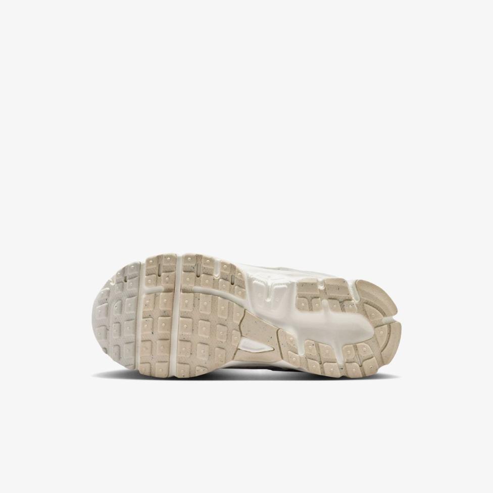 Дитячі кросівки NIKE VOMERO 5 LACE (PS)