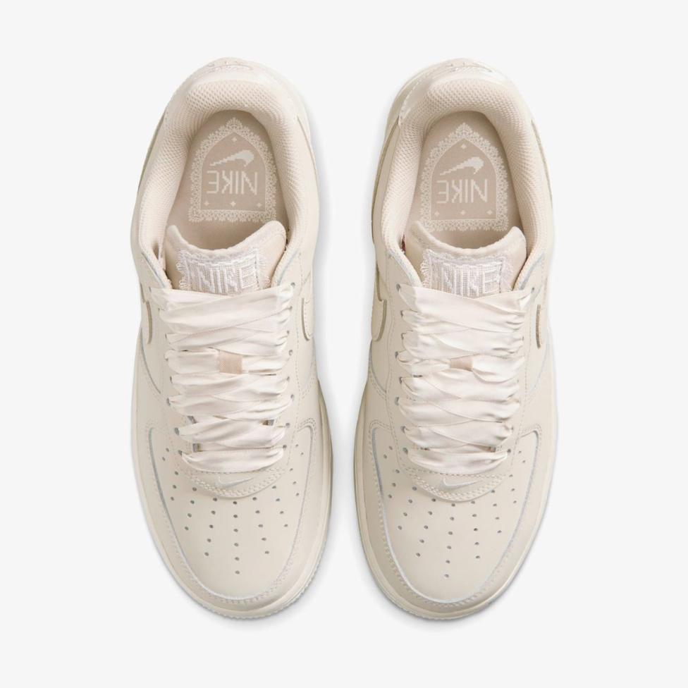 Жіночі кросівки NIKE W AIR FORCE 1 RETRO PRM_image_4