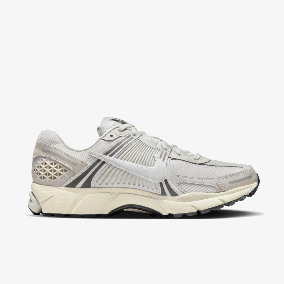 Чоловічі кросівки NIKE ZOOM VOMERO 5_image_3