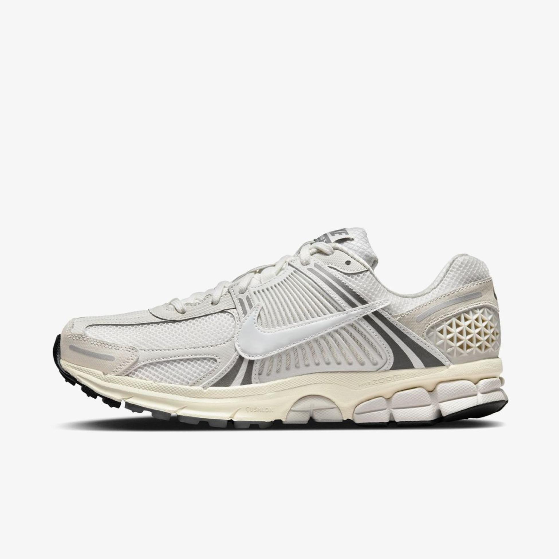 Чоловічі кросівки NIKE ZOOM VOMERO 5