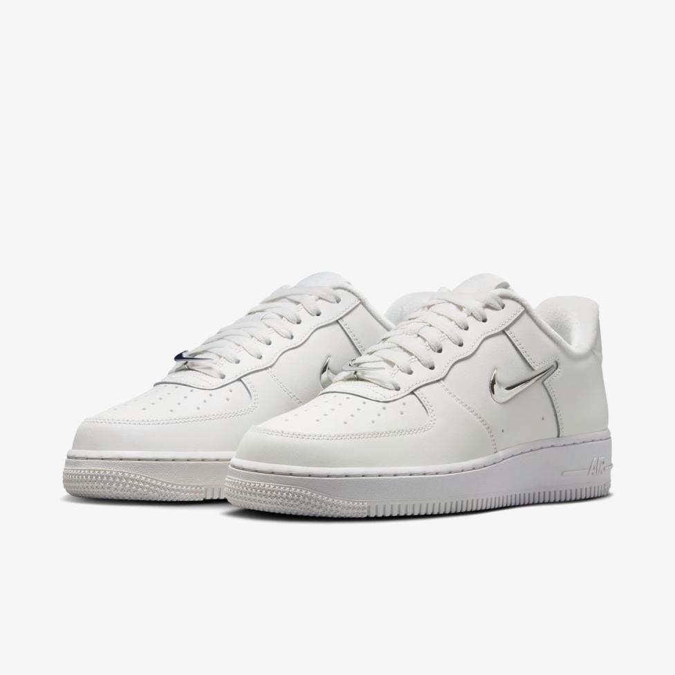 Жіночі кросівки NIKE WMNS AIR FORCE 1 '07_image_5