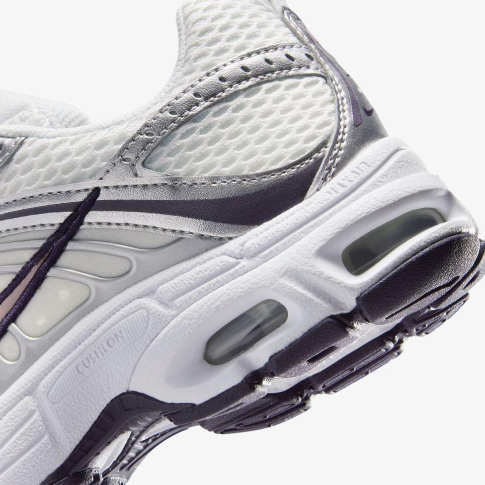 Детские кроссовки NIKE AIR MAX MOTO 2K (GS)_image_7