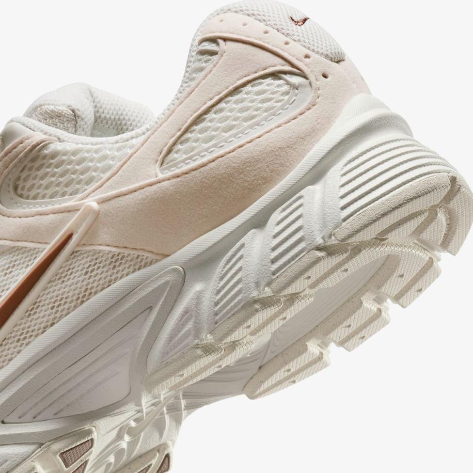 Жіночі кросівки NIKE W V5 RNR S_image_8