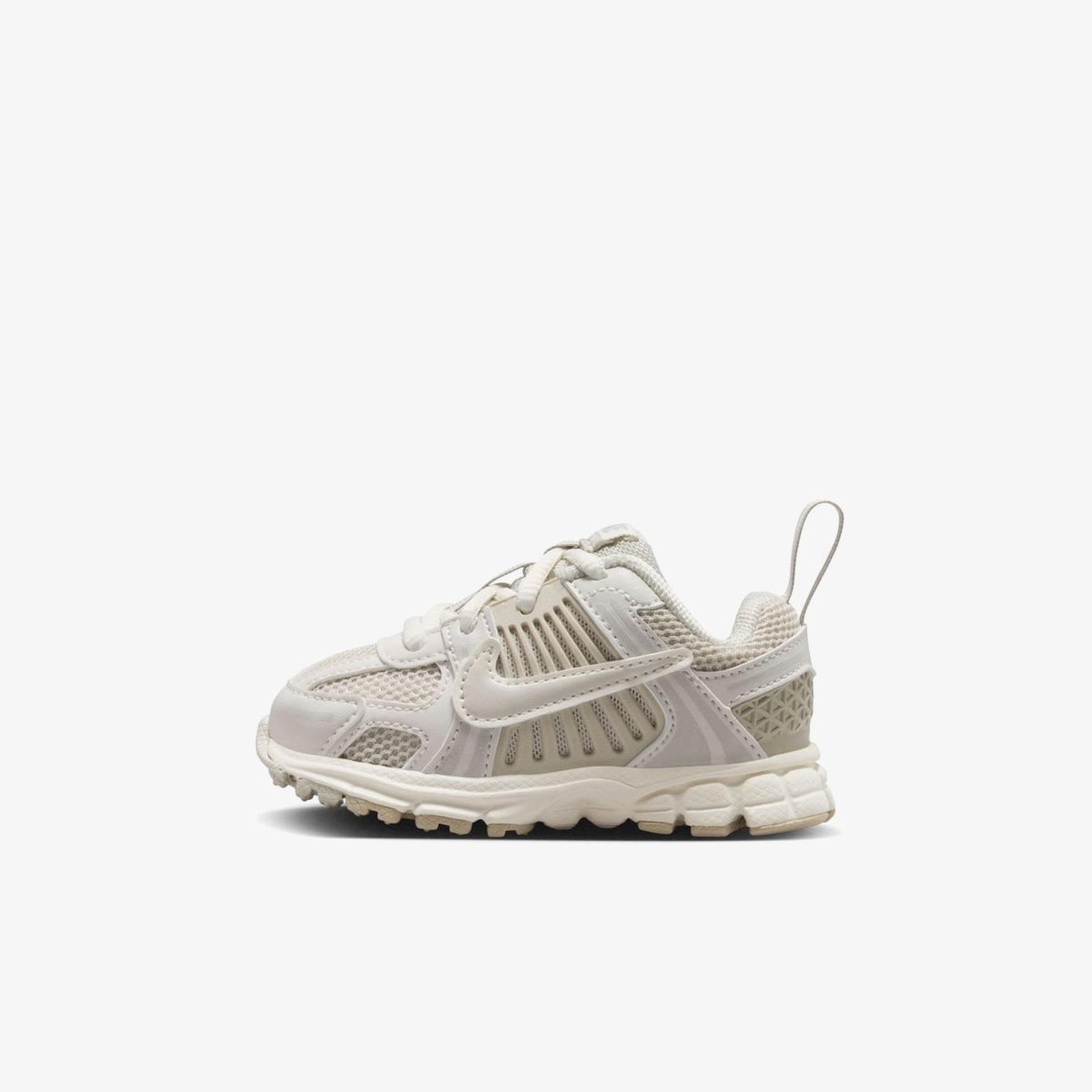 Дитячі кросівки NIKE VOMERO 5 LACE (TD)