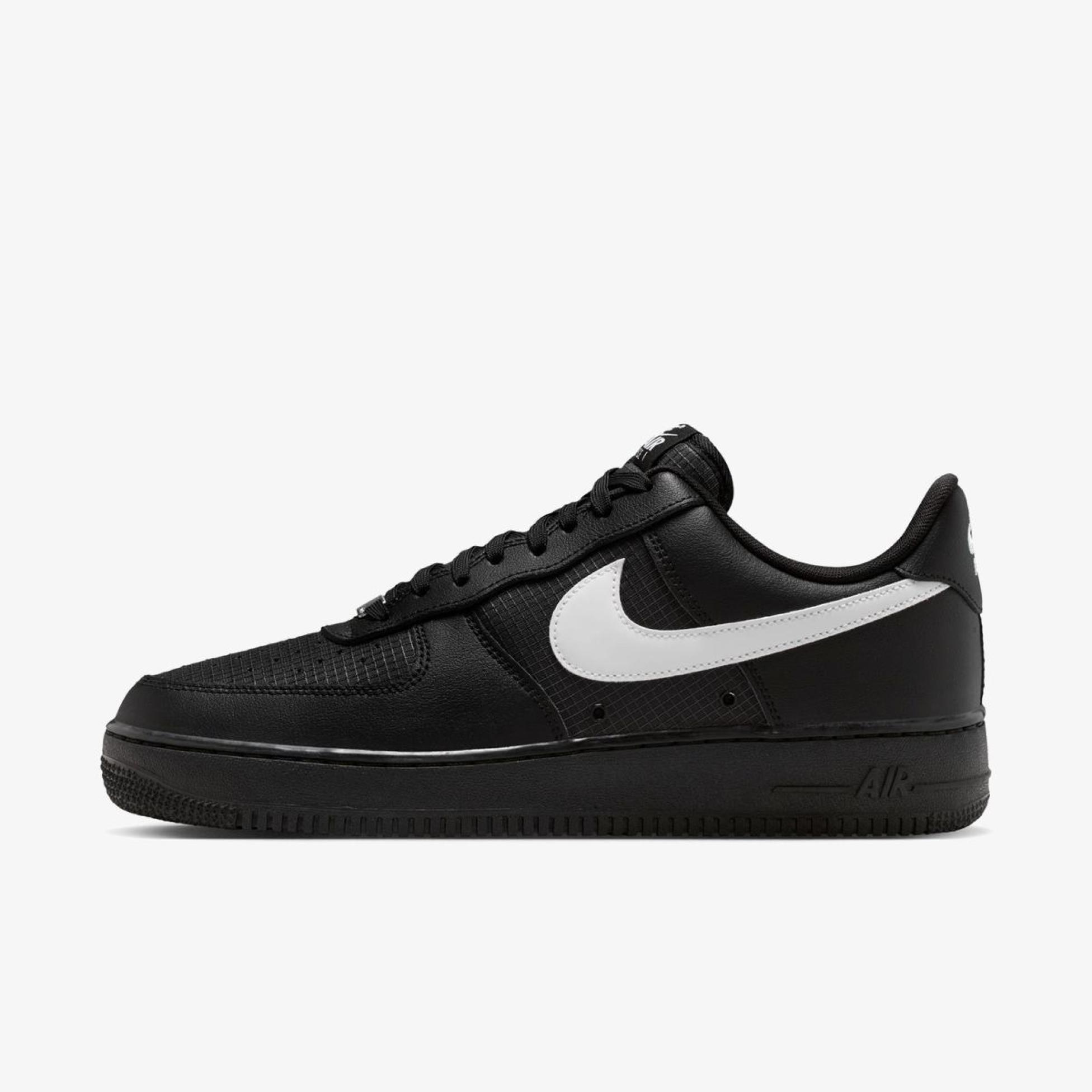 Чоловічі кросівки NIKE AIR FORCE 1 '07 LV8