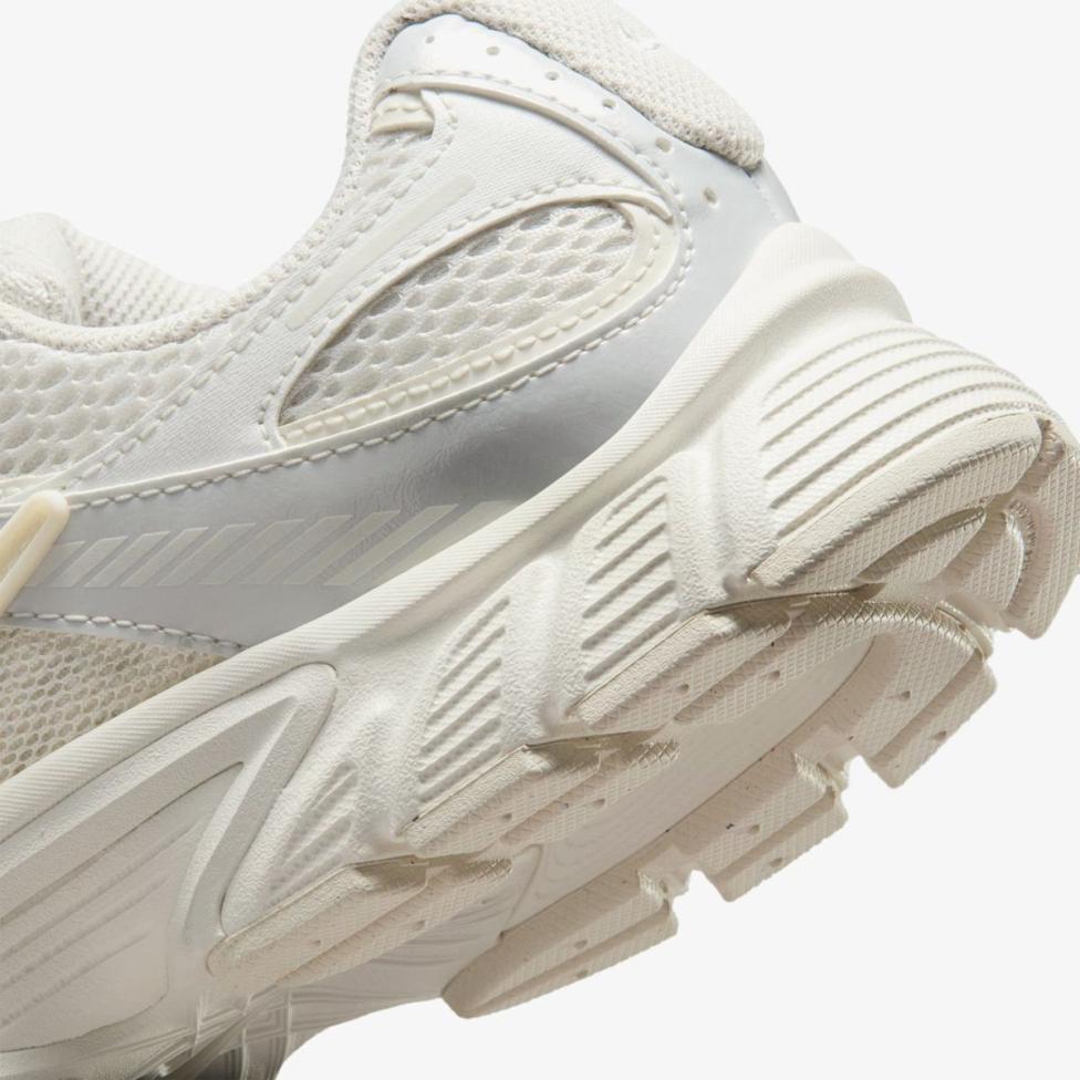Жіночі кросівки NIKE W V5 RNR_image_8
