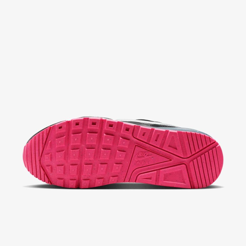 Жіночі кросівки NIKE WMNS AIR MAX IVO