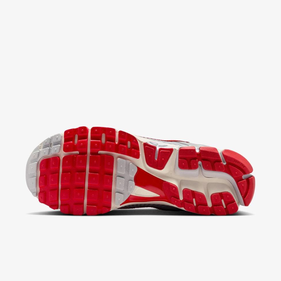 Чоловічі кросівки NIKE ZOOM VOMERO 5 SE