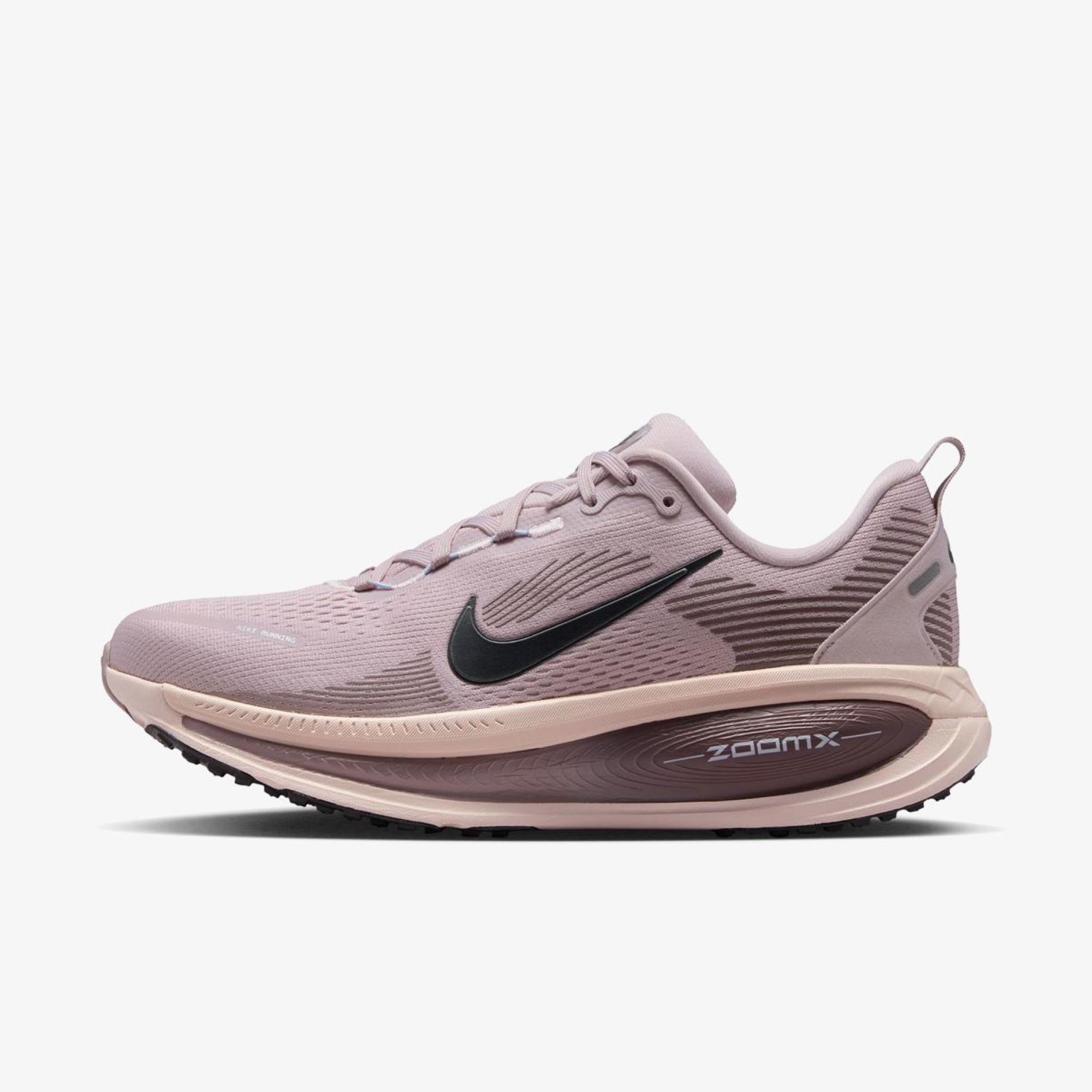 Жіночі кросівки NIKE W VOMERO 18