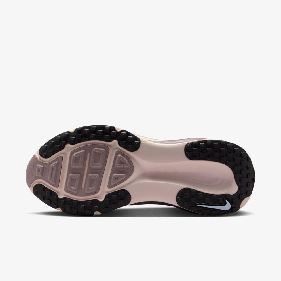 Жіночі кросівки NIKE W VOMERO 18