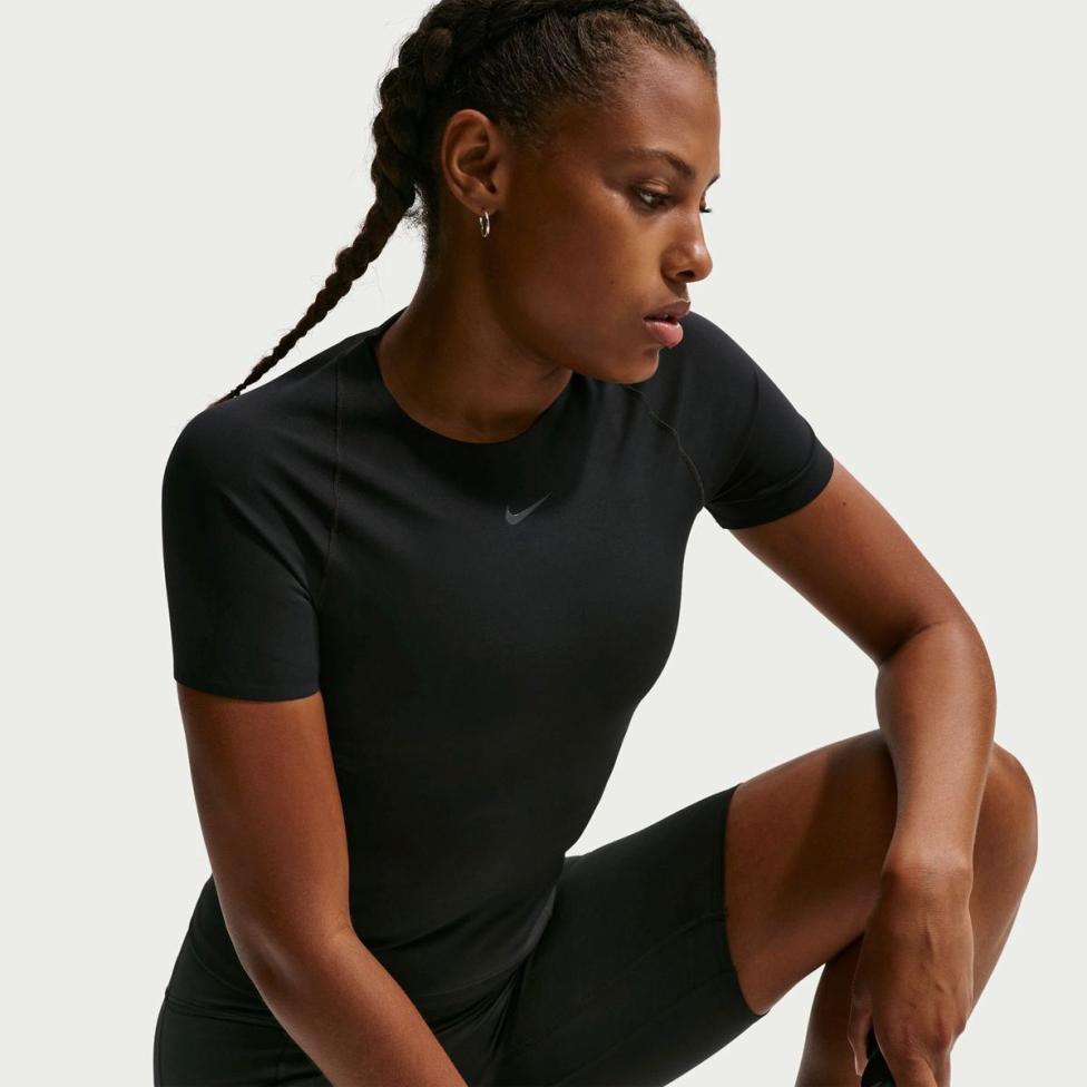 Жіноча футболка NIKE W NK DF UNVRSA SS TOP SNL_image_3