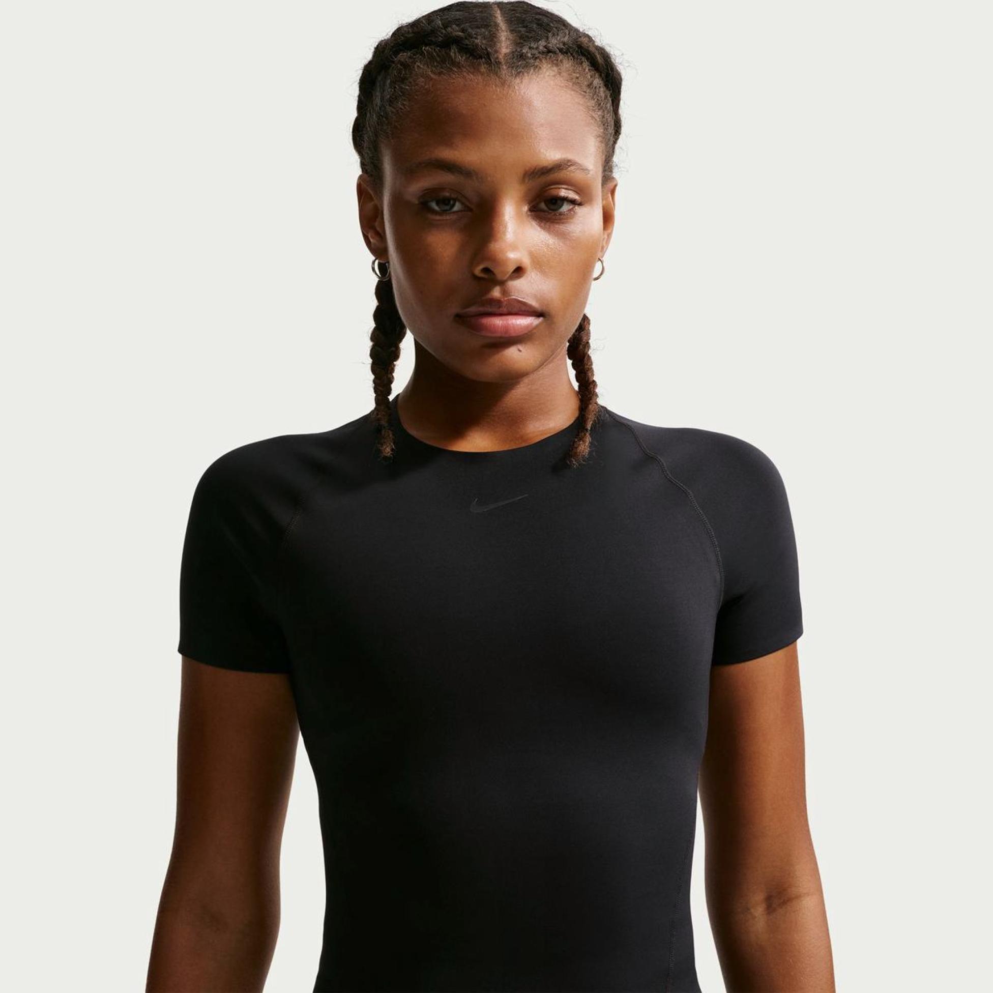 Жіноча футболка NIKE W NK DF UNVRSA SS TOP SNL