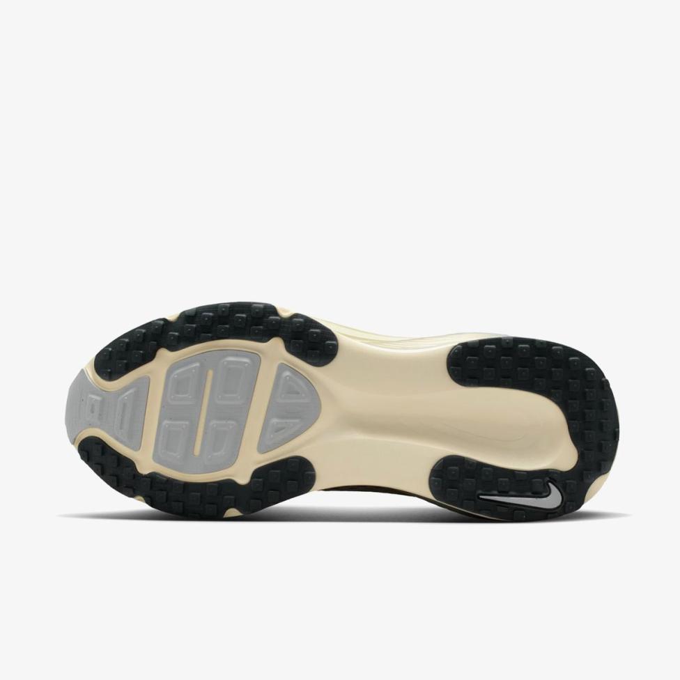 Жіночі кросівки NIKE W VOMERO 18 SE