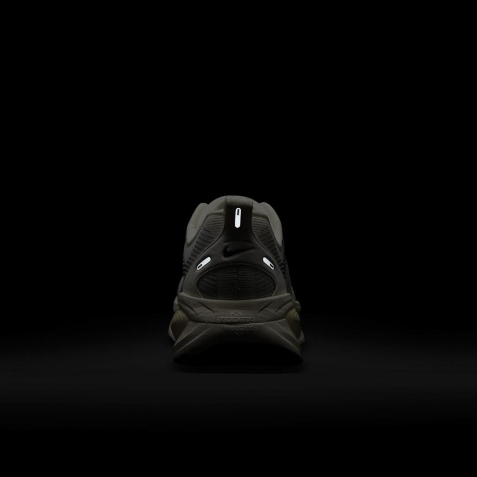 Чоловічі кросівки NIKE VOMERO 18 COCONUT MILK_image_9