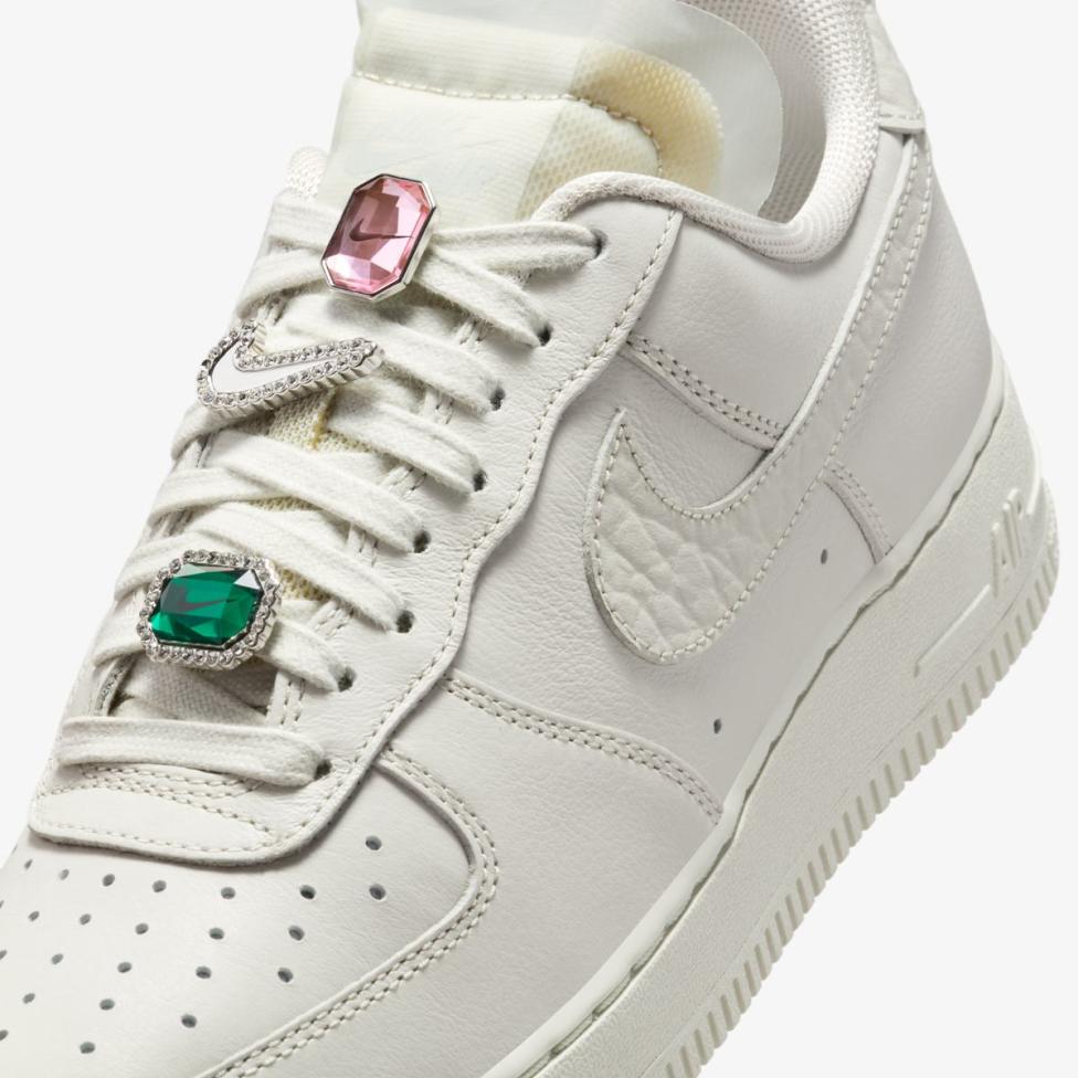 Жіночі кросівки NIKE WMNS AIR FORCE 1 LO PRM_image_7