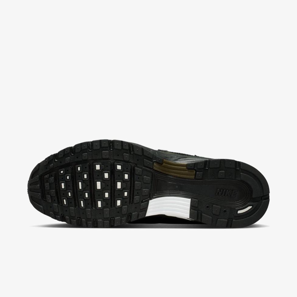 Чоловічі кросівки NIKE P-6000