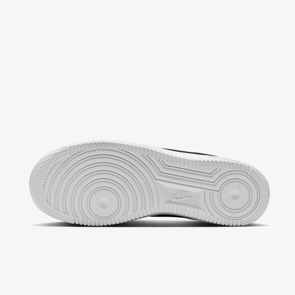 Жіночі кросівки NIKE AIR FORCE 1 07 SE