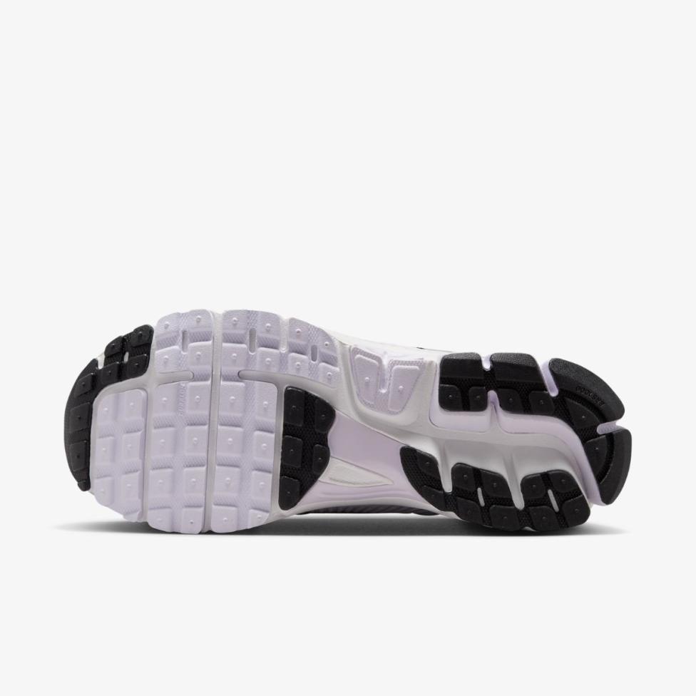 Жіночі кросівки NIKE W ZOOM VOMERO 5 M