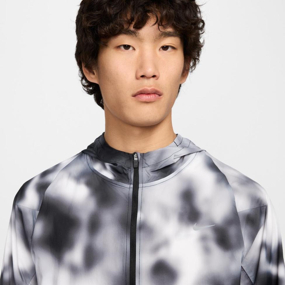 Чоловіча вітровка NIKE M NK UV RUN DIV AOP JKT_image_3