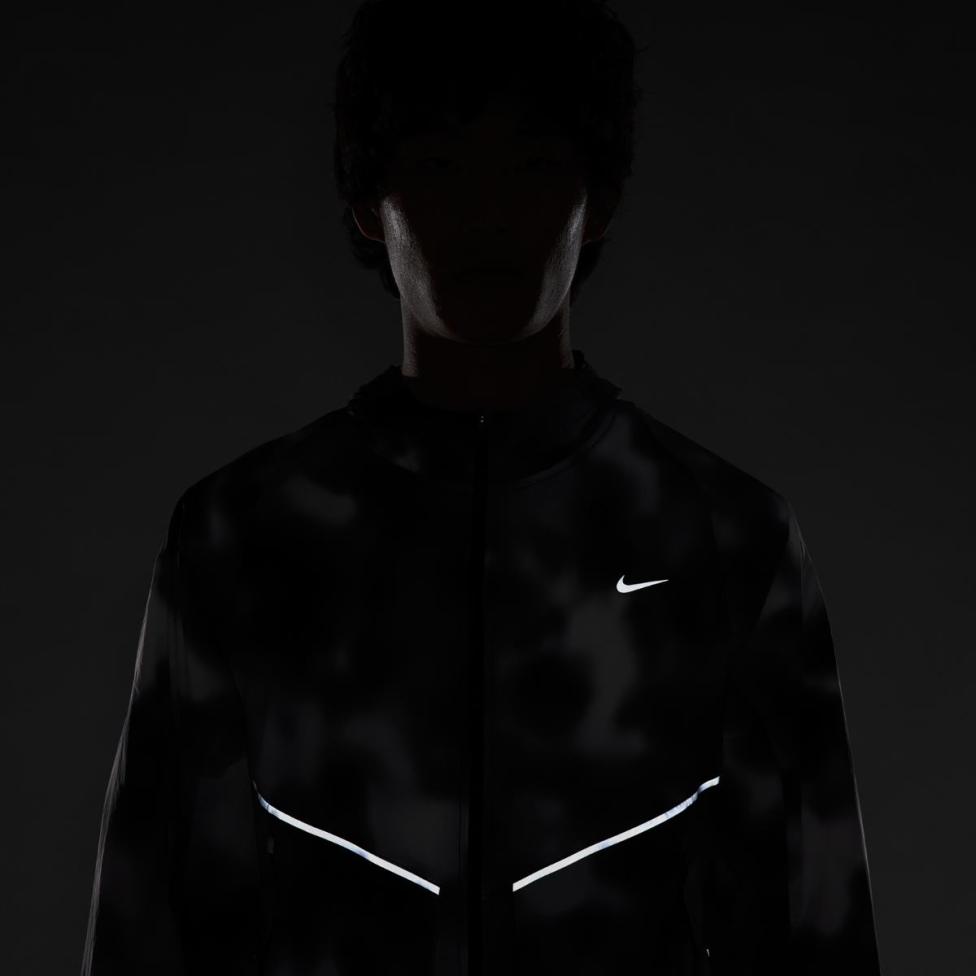 Чоловіча вітровка NIKE M NK UV RUN DIV AOP JKT_image_10