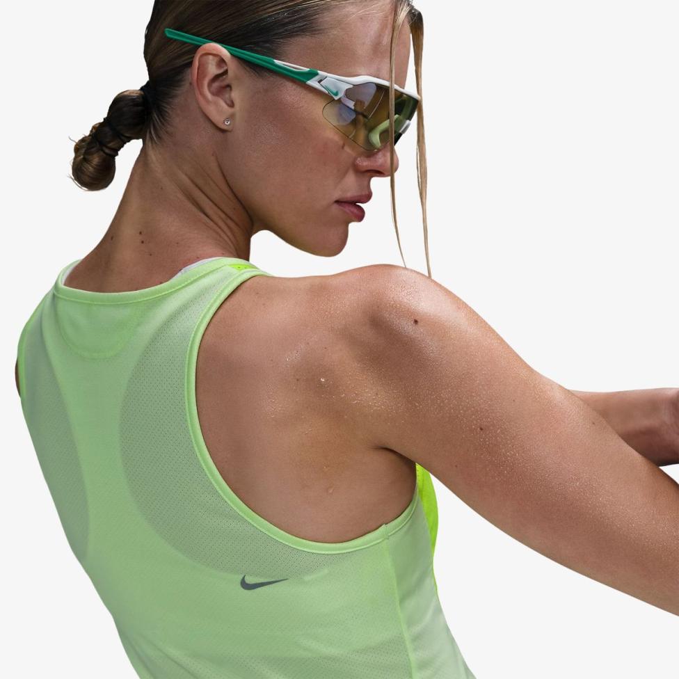 Жіноча майка NIKE W NK DF RUN NVLT SINGLET_image_4