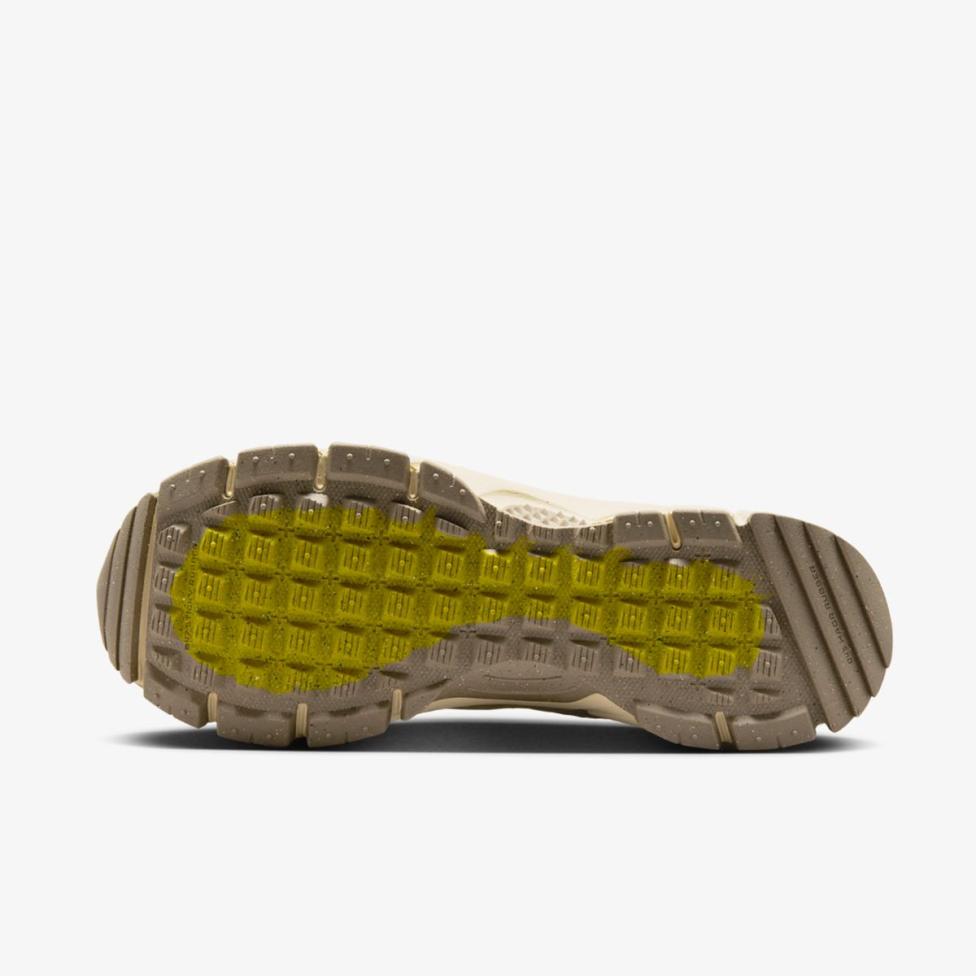 Чоловічі кросівки NIKE ZOOM VOMERO ROAM