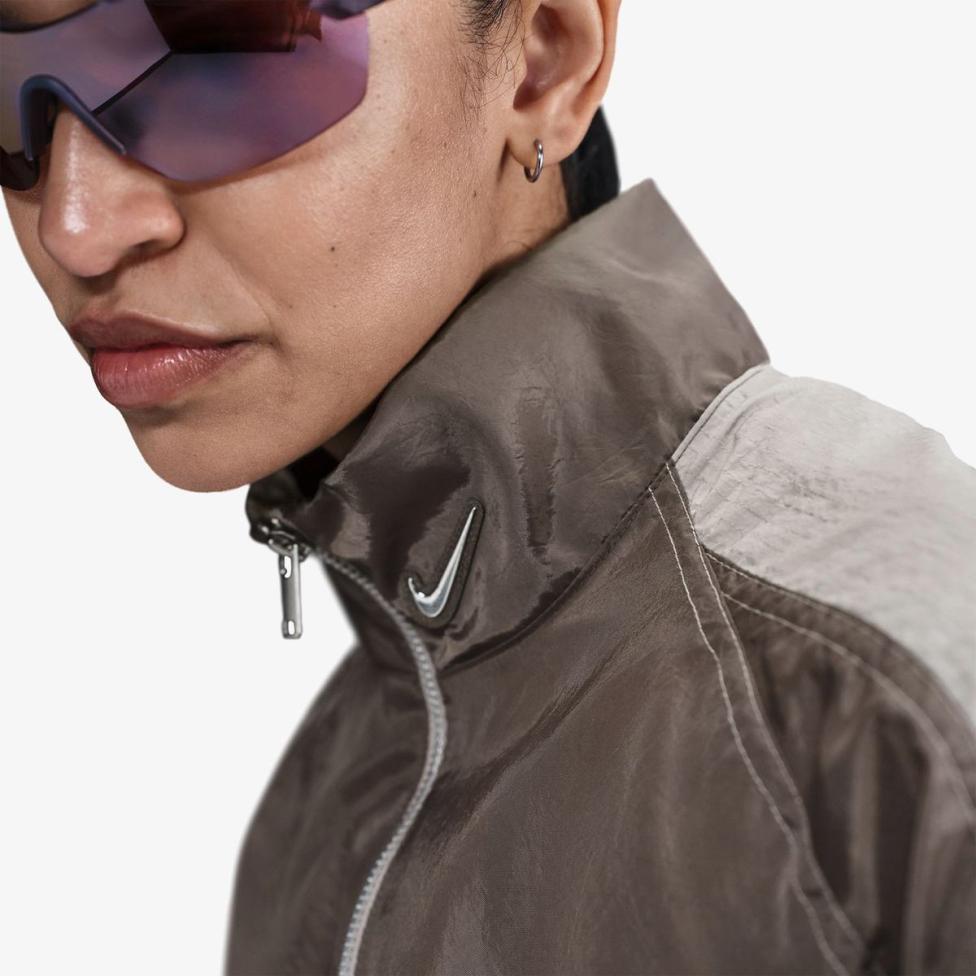 Женская ветровка NIKE W NSW JKT WVN STREET GLS_image_3