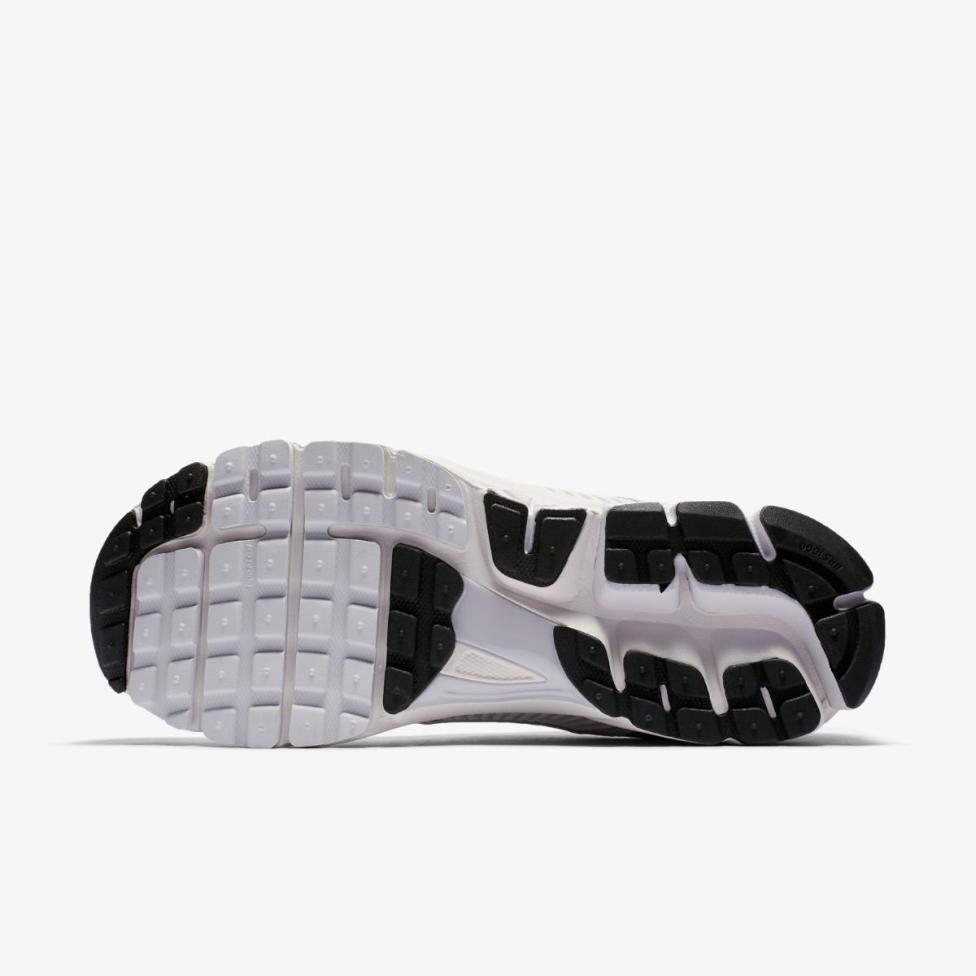 Чоловічі кросівки для бігу Nike Zoom Vomero 5 Sp