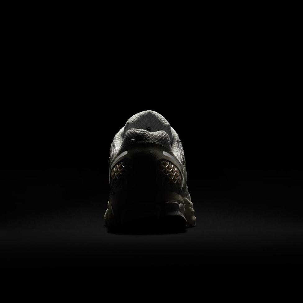 Чоловічі кросівки для бігу Nike Zoom Vomero 5 Sp_image_8