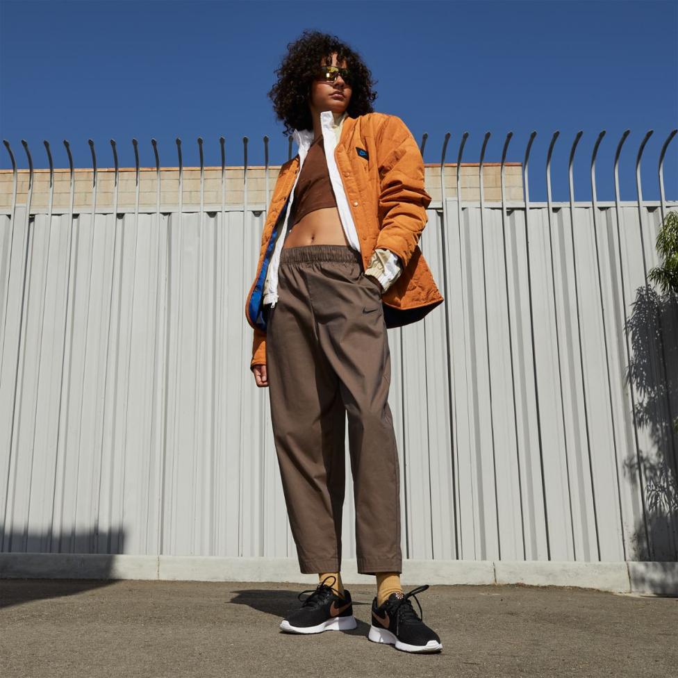Жіночі кросівки NIKE WMNS TANJUN_image_9
